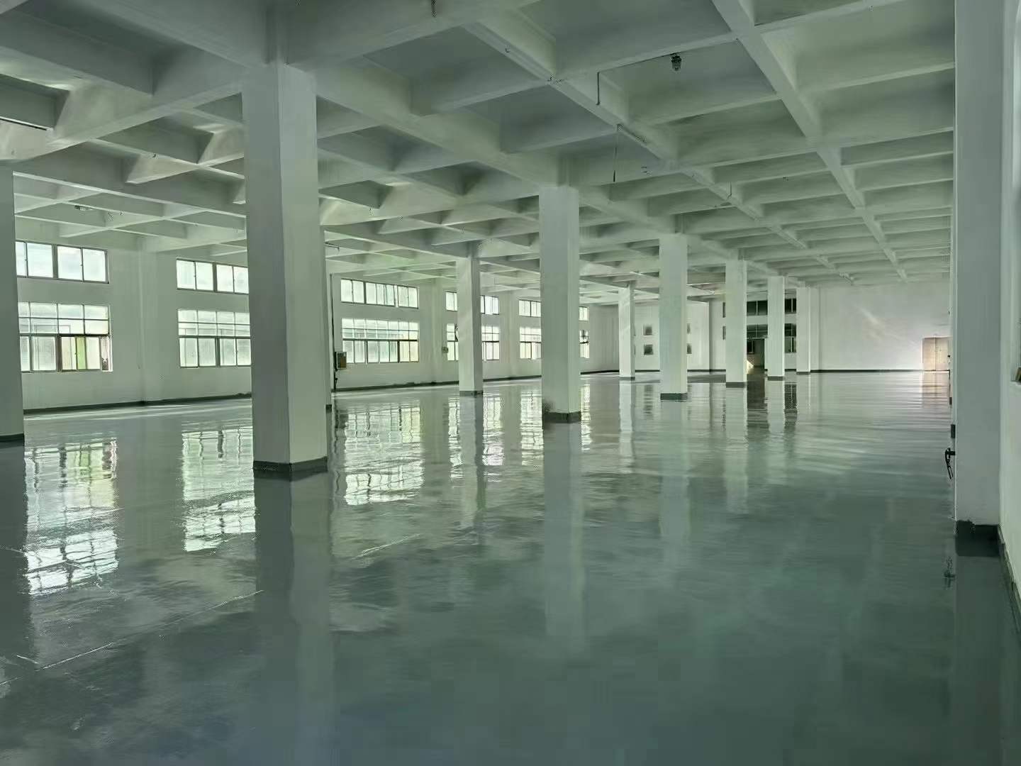 龙华大浪商业中心红本厂房1-2楼各2300平厂房出租