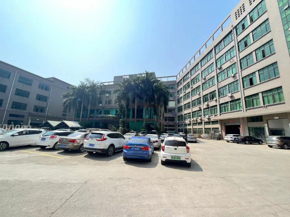 观澜梅观高速出口原房东红本厂房新出楼上整层5000平方厂房出租