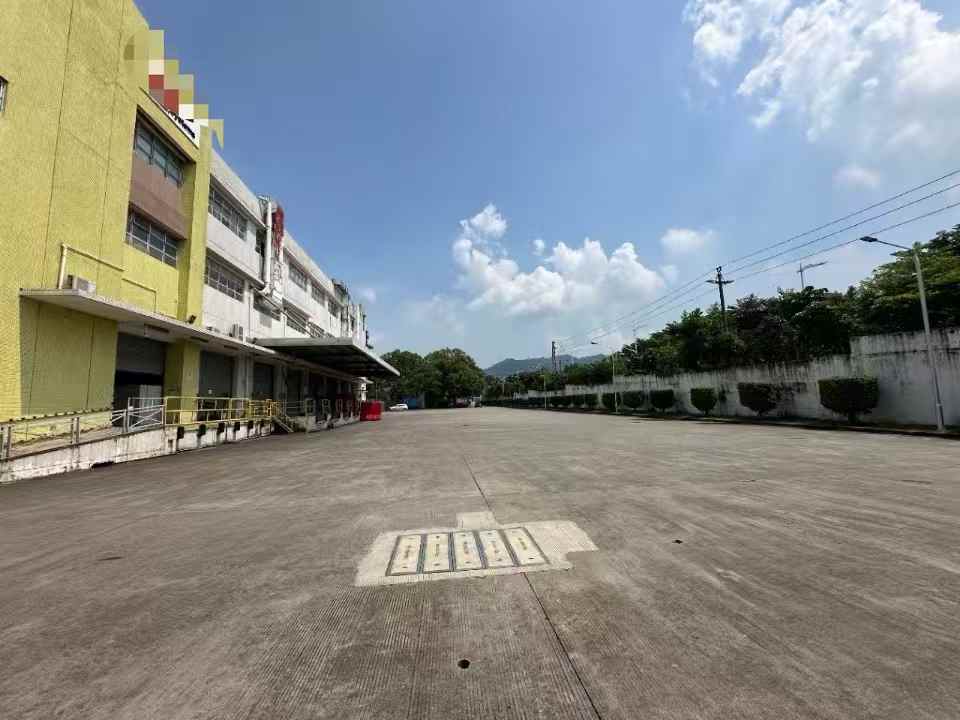 石岩新出独院厂房:1-3层面积36000㎡厂房出租